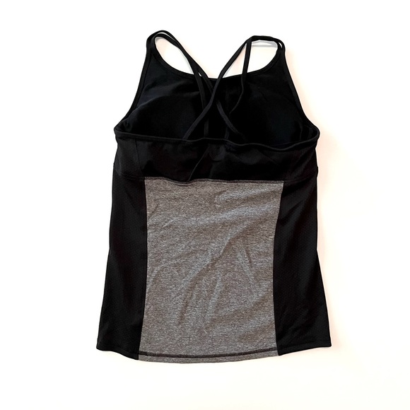 Women’s Athletic Top Size Large - Picture 2 of 3